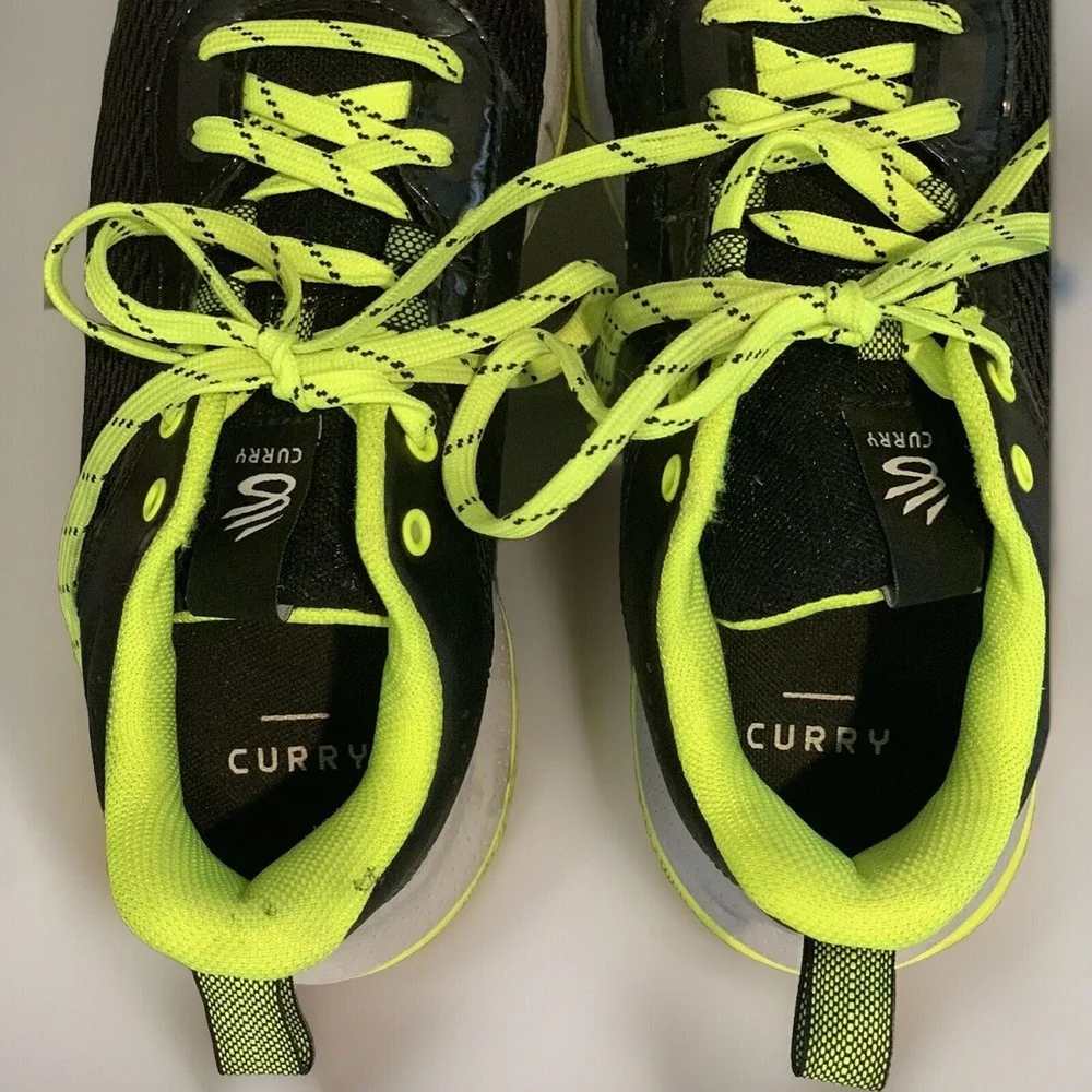 Under Armour Curry Youth Basketball Shoes Black Neon Yellow Lace‎ Up Size 4.5Y